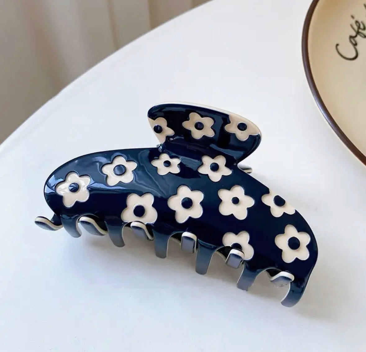 Flower Navy Claw