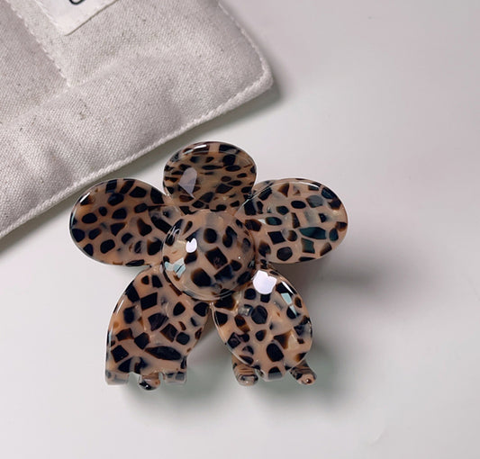 Large Daisy Claw - Rogue Boutique UK