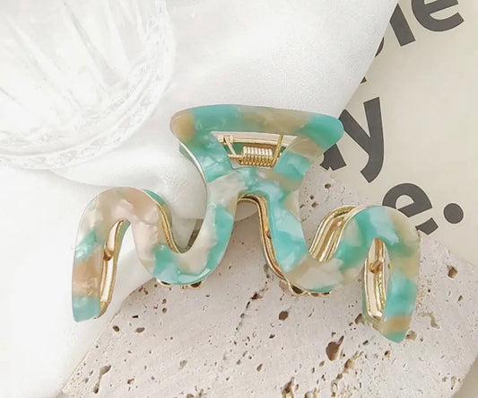 Wavy Hair Claw - Rogue Boutique UK