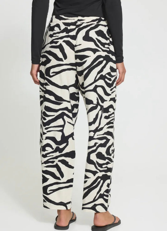 Linno Barrel Pants Animal Print