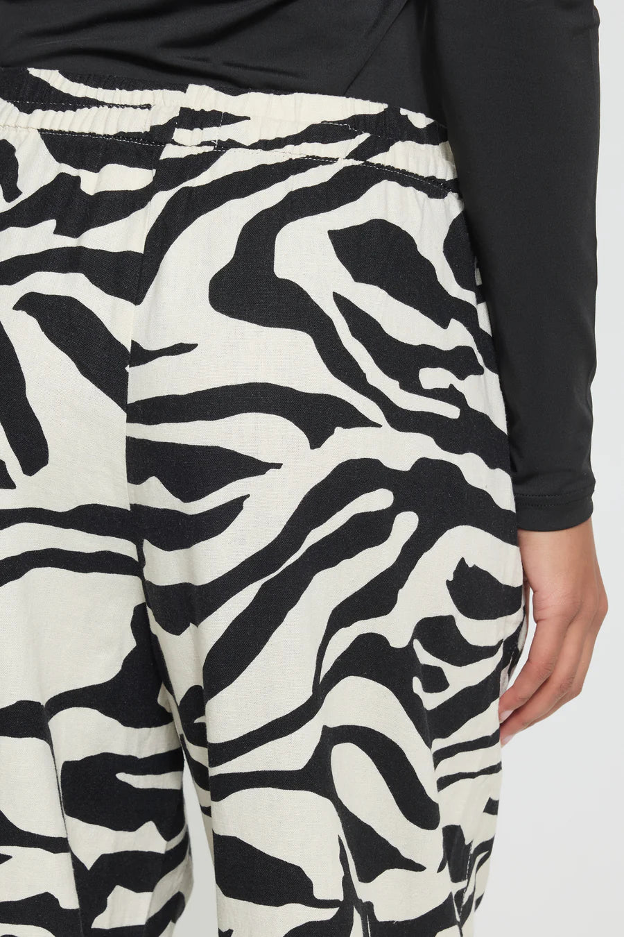 Linno Barrel Pants Animal Print