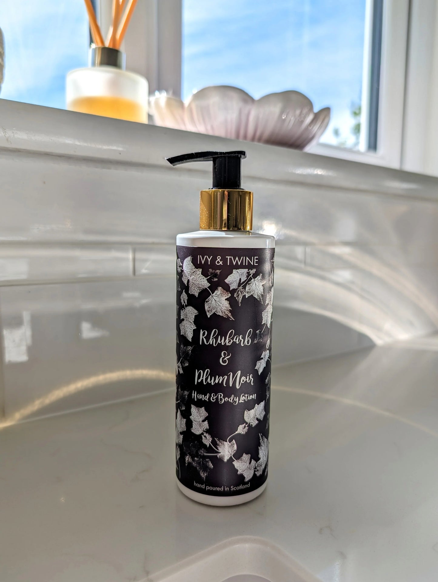 Rhubarb & Plum Noir hand & Body Lotion