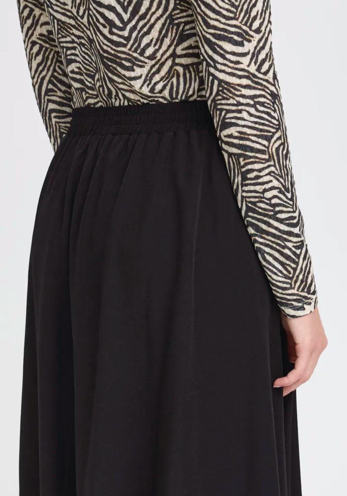 Larina Skirt
