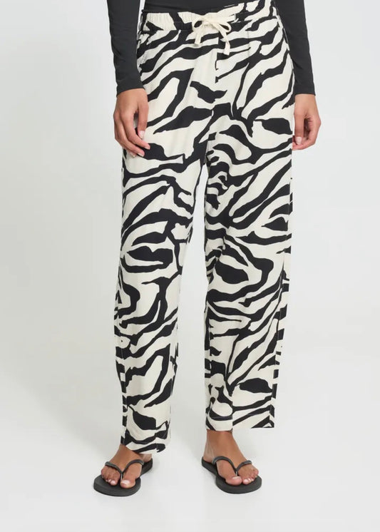 Linno Barrel Pants Animal Print