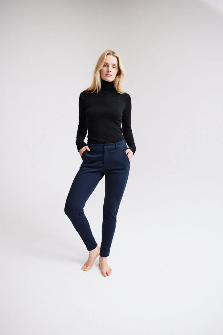 Mafa Roll Neck Black