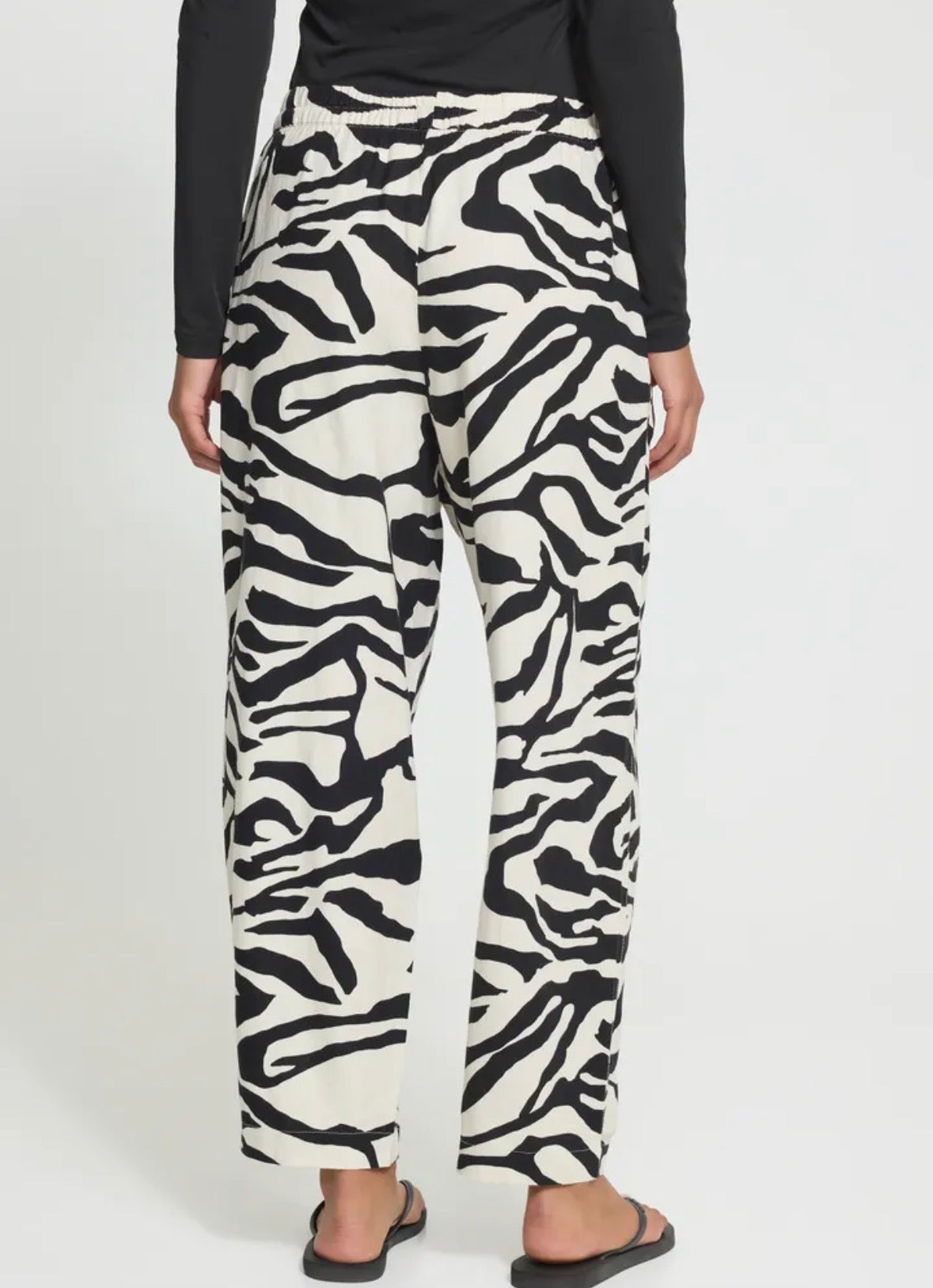 Linno Barrel Pants Animal Print