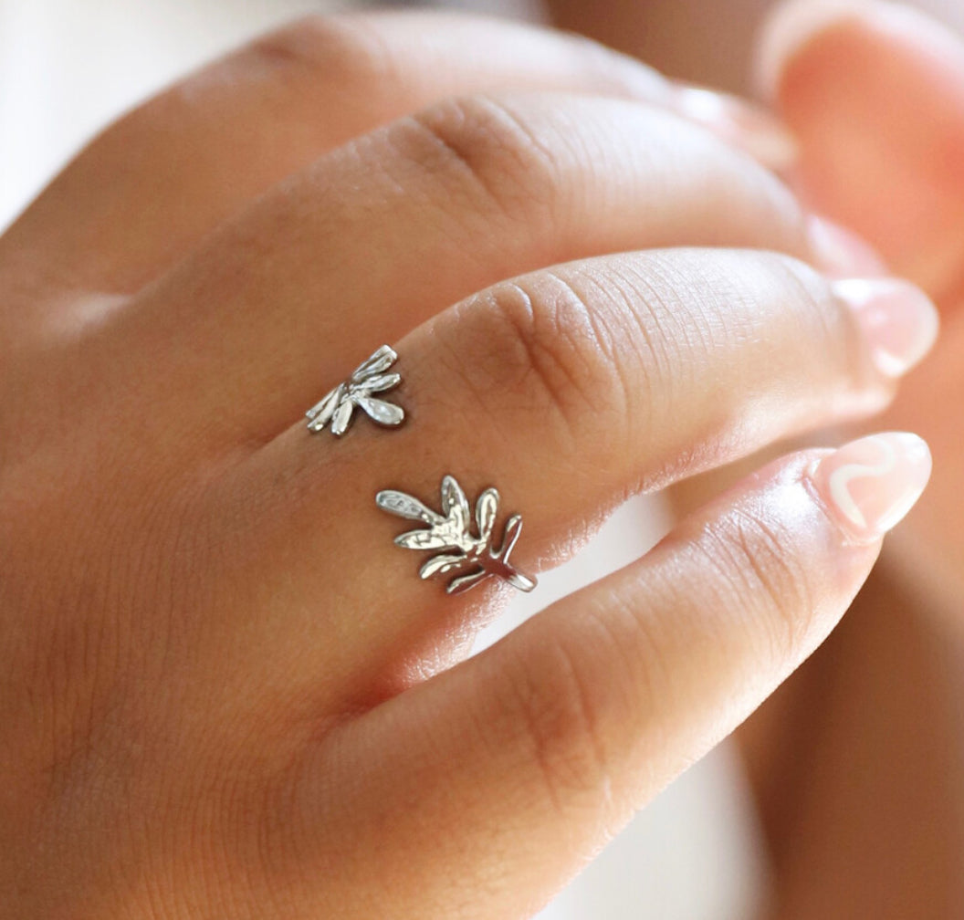 Fearn Leaf Ring