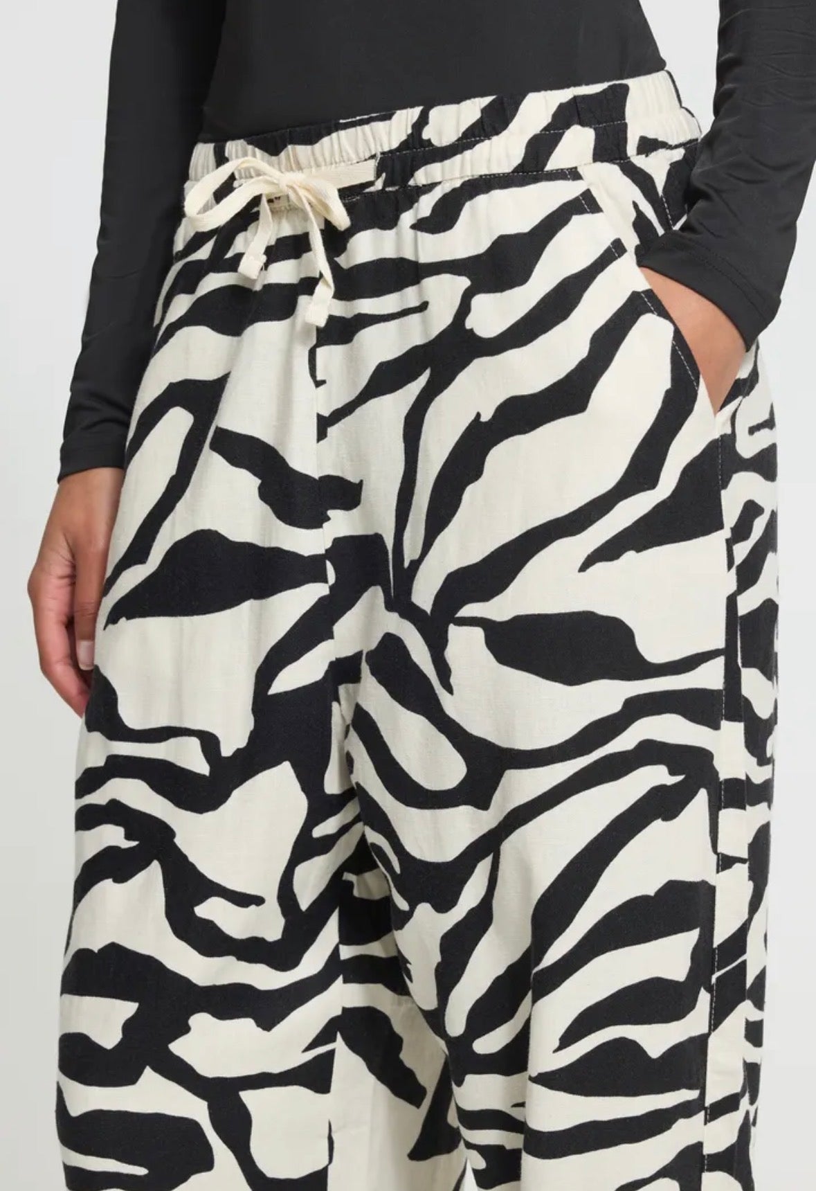 Linno Barrel Pants Animal Print
