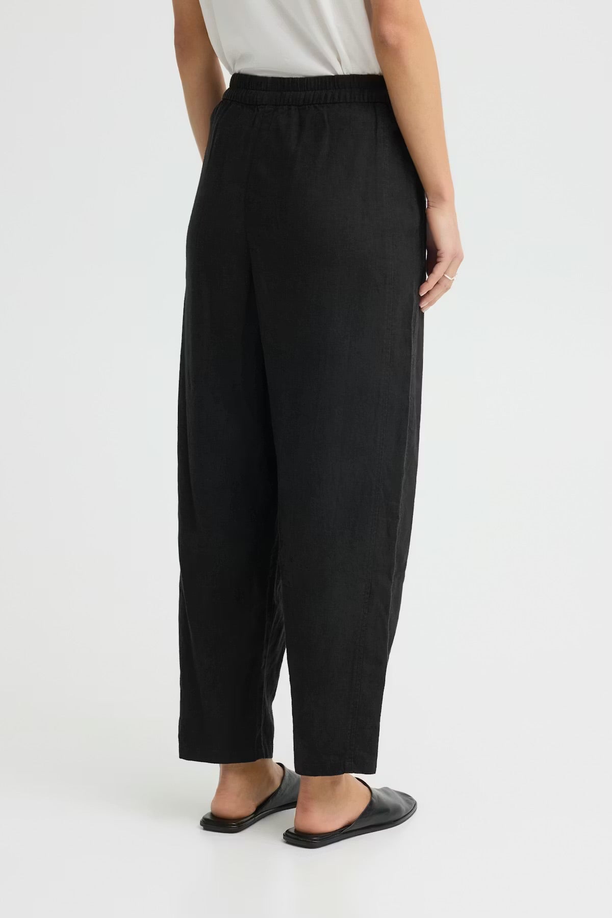 Linno Barrel Pants Black